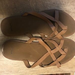 Sanuk tan sandal